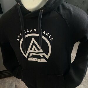 XS men’s AE hoodie